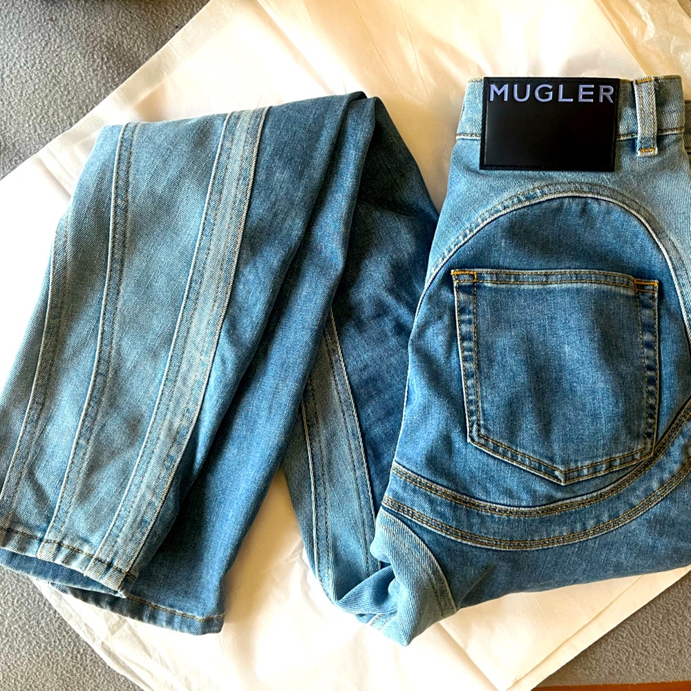 Sold out! Mugler Spiral Skinny Jeans in two tone blue denim. Women Size 2/4